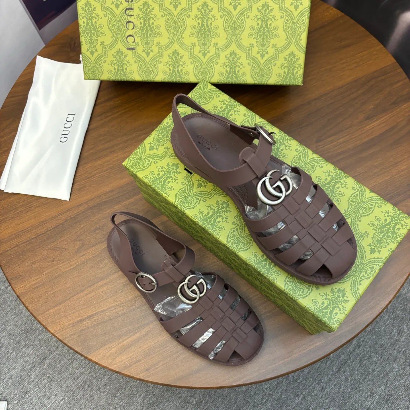 Men's shoes 260💰 [Gucci] Counter quality, top-quality original goods, real photos! Original TPU material, fine workmanship, comfortable; genuine 1:1 replica Size: 36 ~ 46
